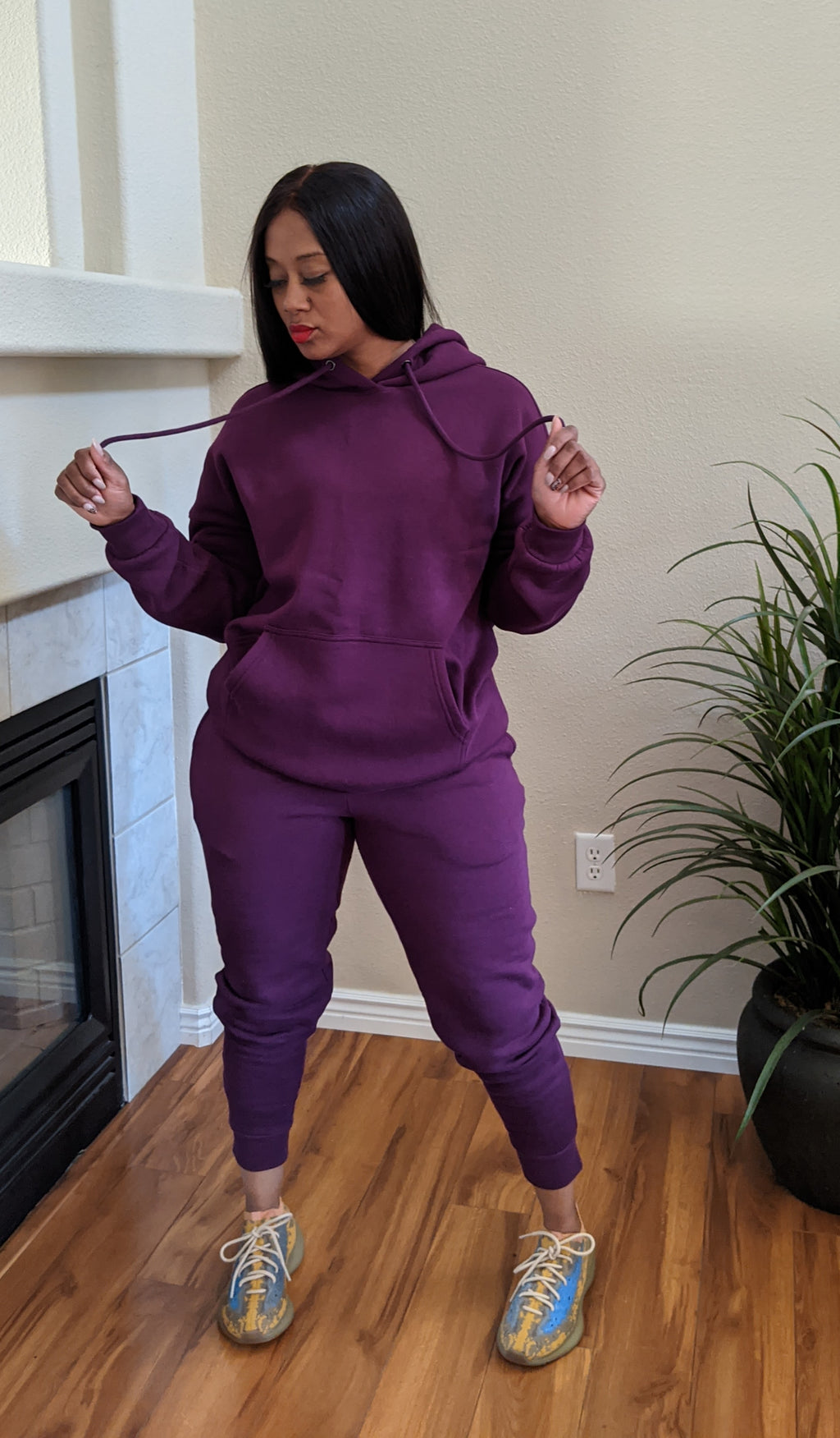 PULLOVER HOODIE AND SWEATPANTS SET